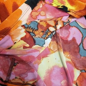 VENUS Skirts - EUC! Venus Floral Maxi Skirt - Sz L. VENUS Skirts - EUC! Venus Floral Maxi Skirt - Sz L.